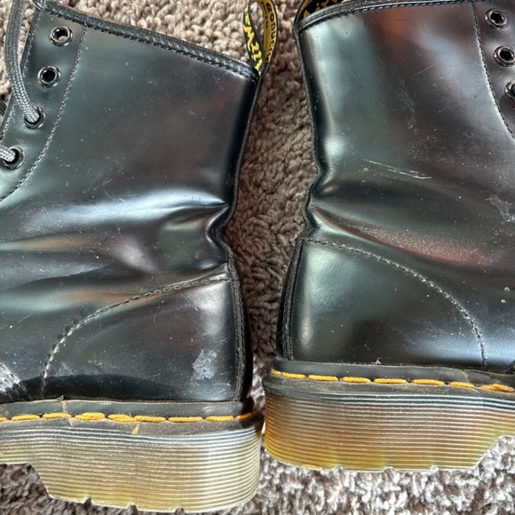 Women's Dr Martens Docs Combat Boots Leather Smooth size 7 - Picture 4 of 6